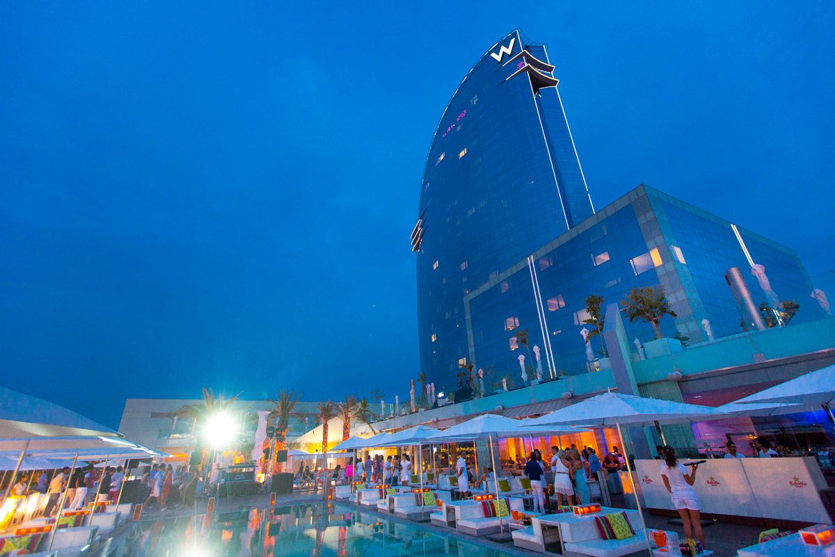 wet deck hotel w barcelona